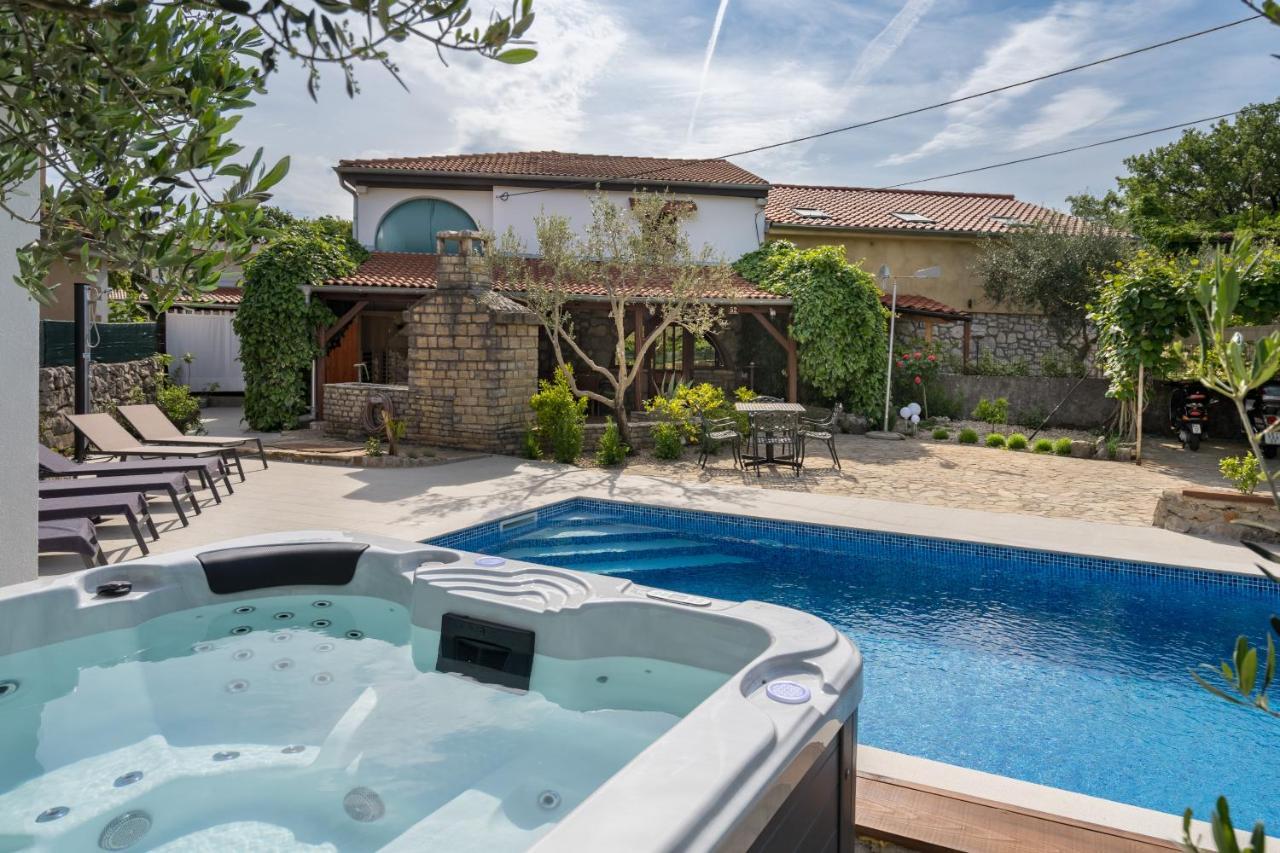 Stone Lady Holiday Home With Pool&Hot Tub,Sauna,Bbq,Garden Rasopasno المظهر الخارجي الصورة