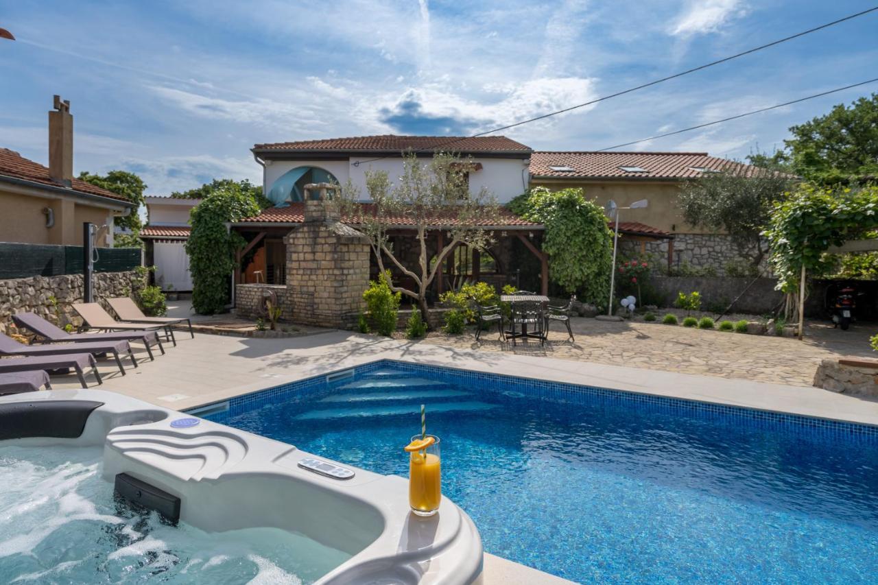 Stone Lady Holiday Home With Pool&Hot Tub,Sauna,Bbq,Garden Rasopasno المظهر الخارجي الصورة