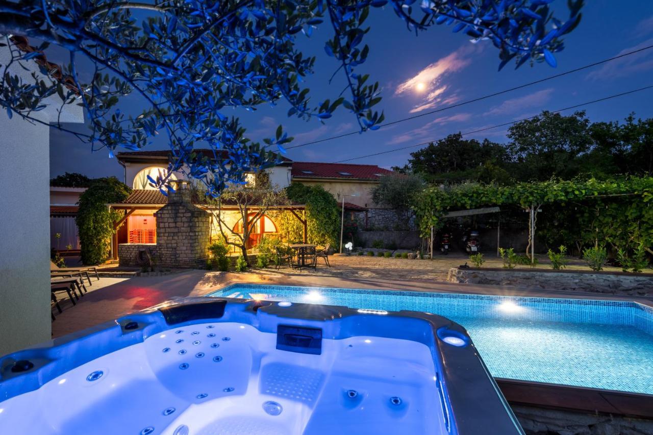 Stone Lady Holiday Home With Pool&Hot Tub,Sauna,Bbq,Garden Rasopasno المظهر الخارجي الصورة