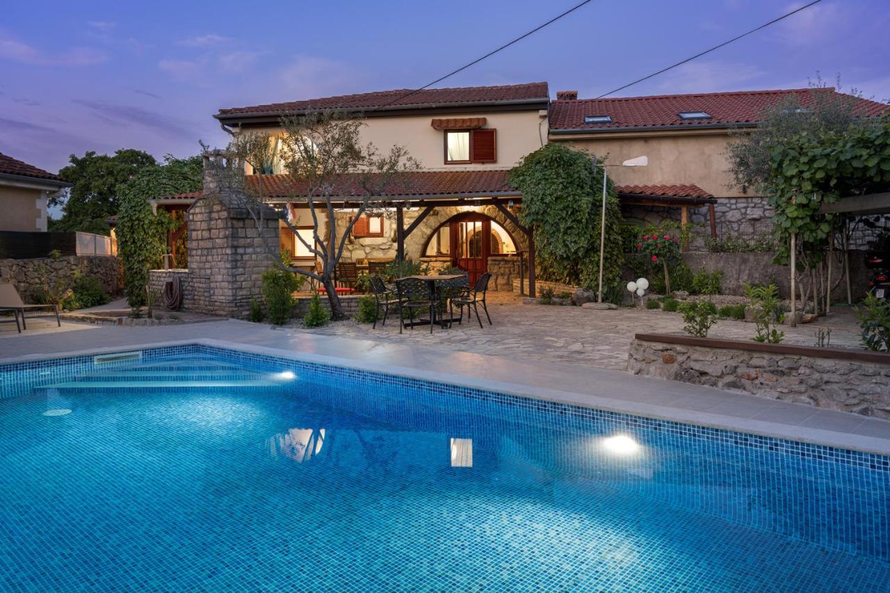 Stone Lady Holiday Home With Pool&Hot Tub,Sauna,Bbq,Garden Rasopasno المظهر الخارجي الصورة
