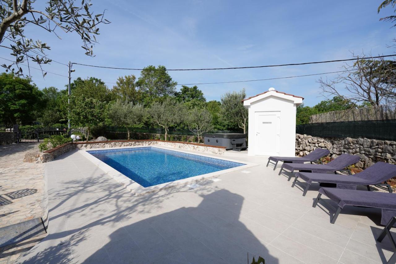 Stone Lady Holiday Home With Pool&Hot Tub,Sauna,Bbq,Garden Rasopasno المظهر الخارجي الصورة