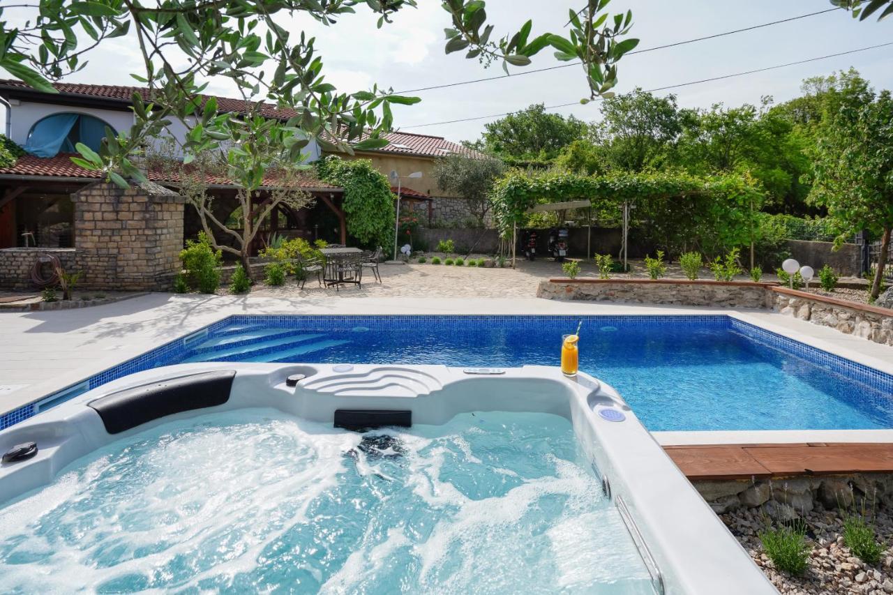 Stone Lady Holiday Home With Pool&Hot Tub,Sauna,Bbq,Garden Rasopasno المظهر الخارجي الصورة